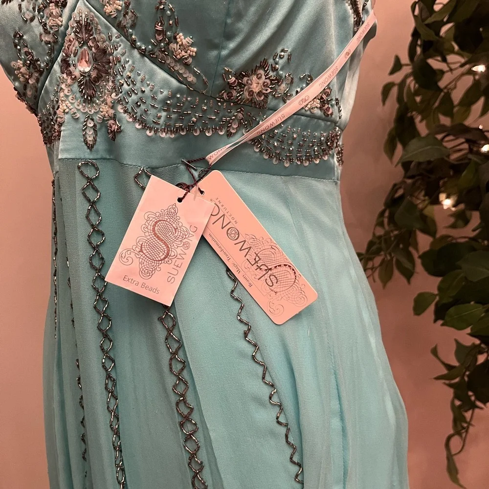 Elegant Teal Embellished Gown - Picture 3 of 4